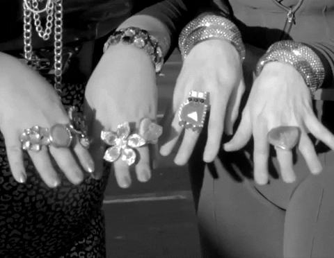 Після відвідування ювелірного інтернет-магазину.